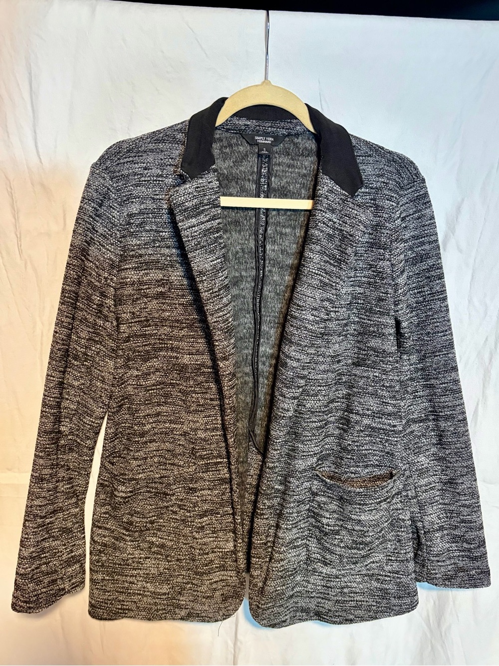Simply Vera Marled Gray Knit Blazer with Black Collar